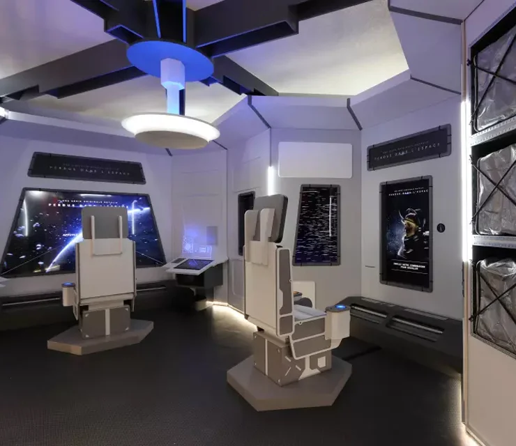 netflix-lost-in-space-spaceship-interior-03